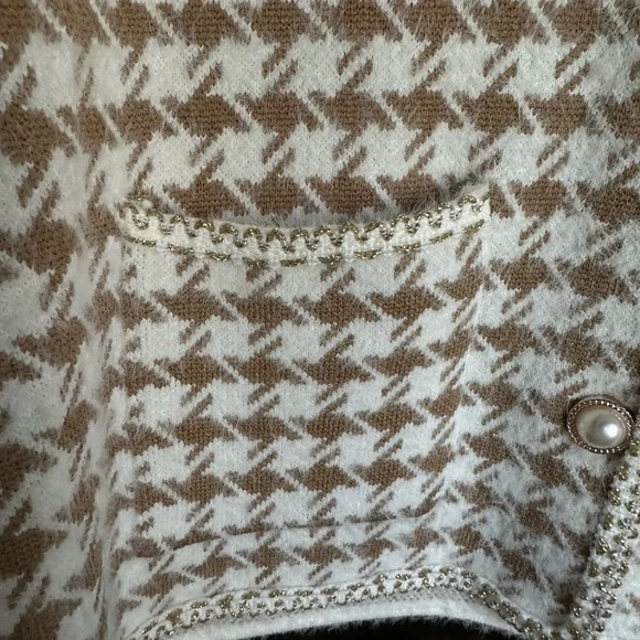 NWT Chic Houndstooth Cardigan with Pearl Buttons - Chanel style - Picture 5 of 9
